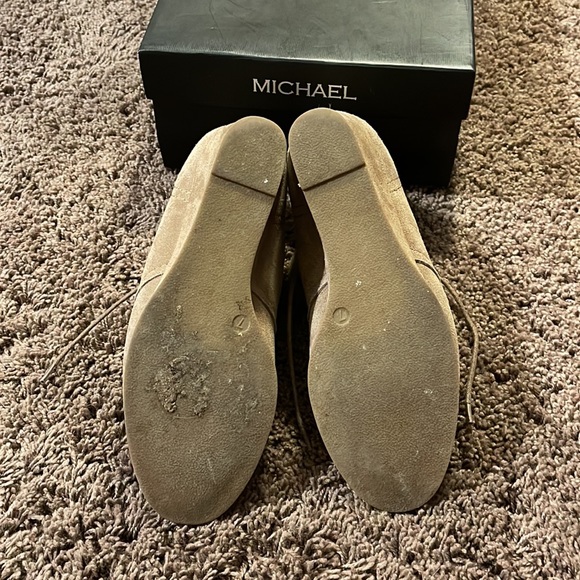 EUC Size 7 Women’s by Michael Shannon Rebeka Taupe Lace Up Wedge Bootie - Picture 9 of 15